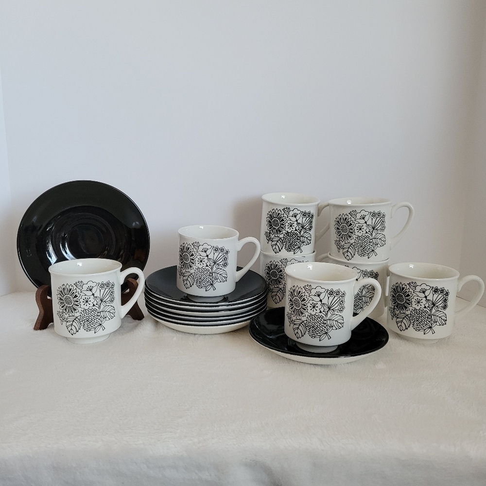 Vintage 16 Piece Manitou Grindley Black & White Tea cups & Saucers
